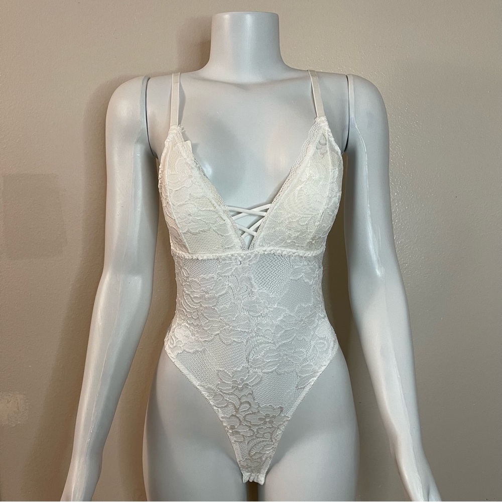 White lace bust crisscross removable pads teddy bodysuit